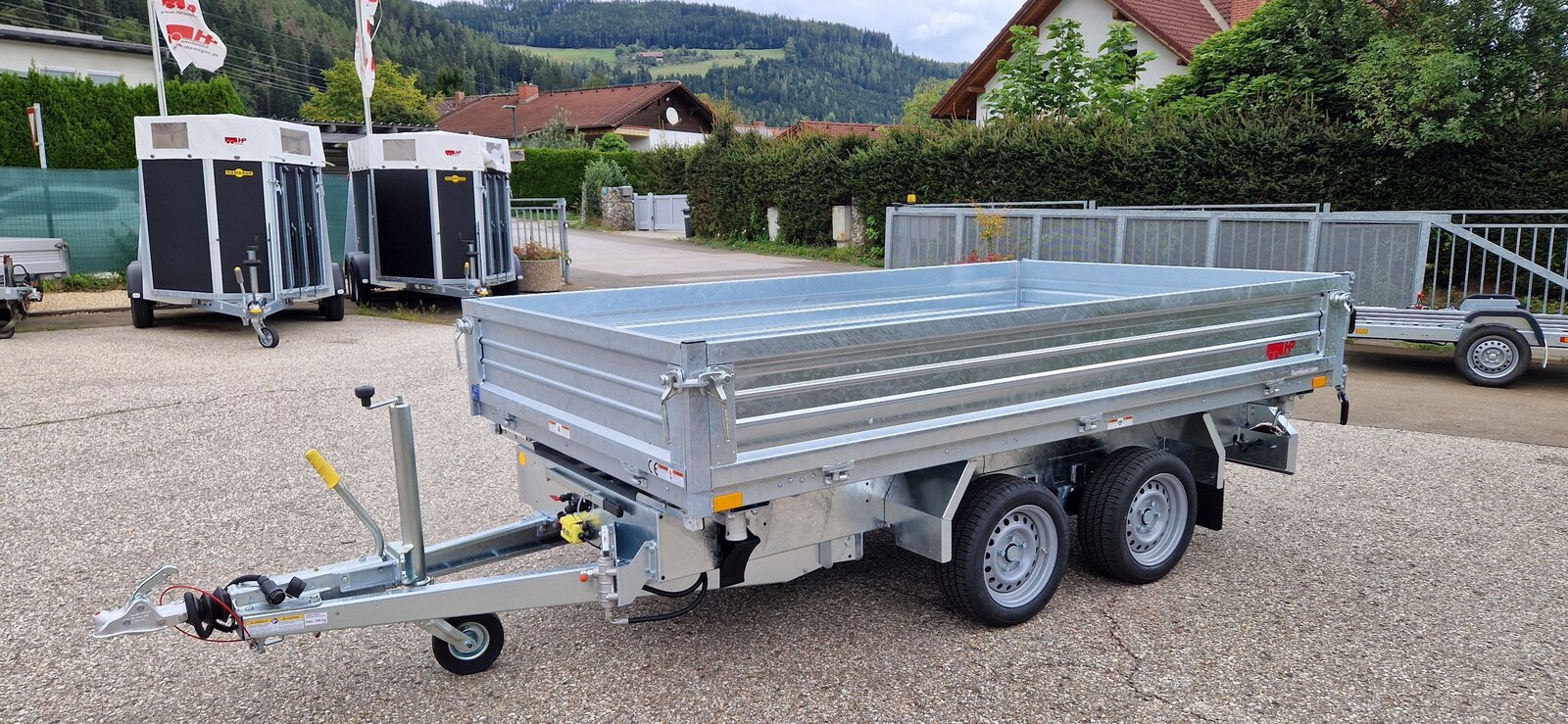 Humbaur 3-Seitenkipper HTK 3500.37 mit verzinkten Stahlbordwänden, 3630 x 1845 x 400 mm, 3500 kg GG