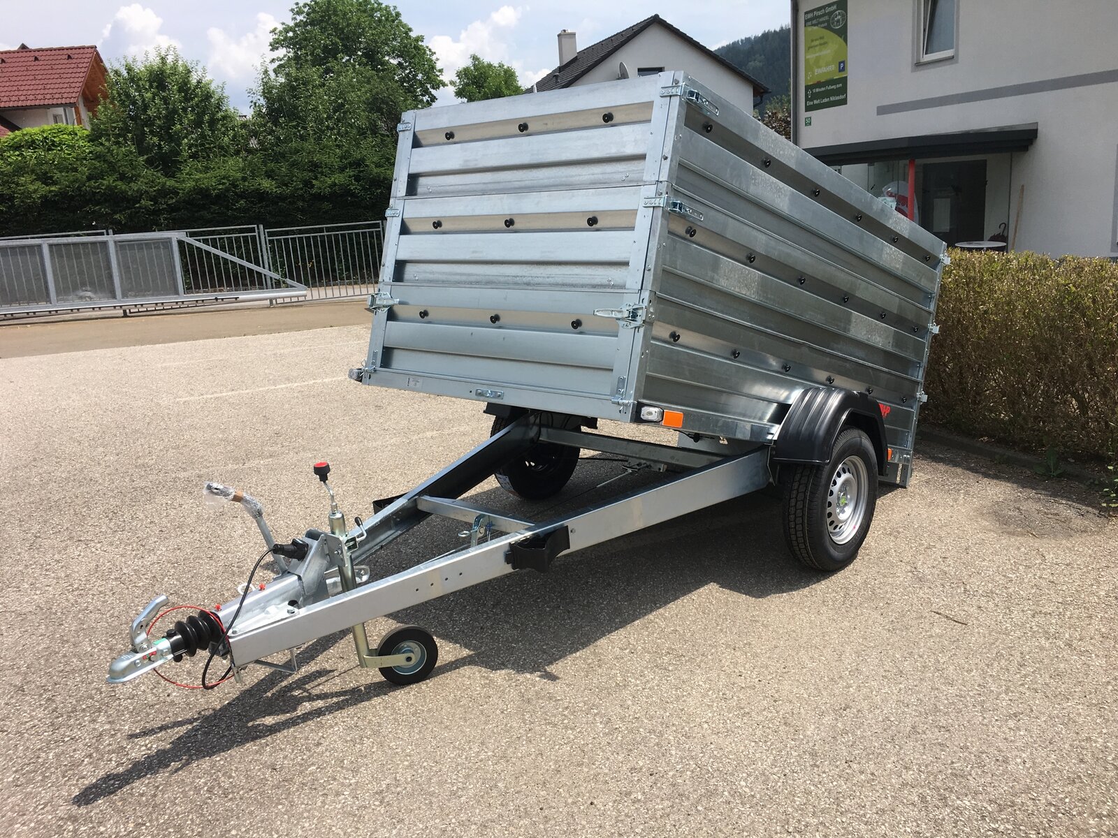 PKW-Anhänger, Autoanhänger HP 2313 UKAA, 2350 x 1330 x 350 mm, 750 kg ungebremst inkl. 2 x Aufsatzwände u. Flachplane