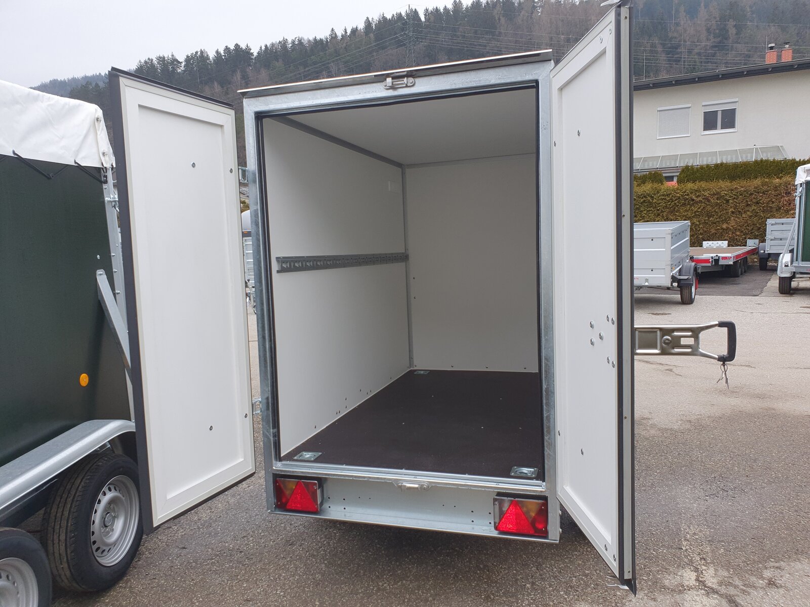 PKW Anhänger, Kofferanhänger HP 752015, 2040 x 1150 x 1500 mm, 750 kg ungebremst