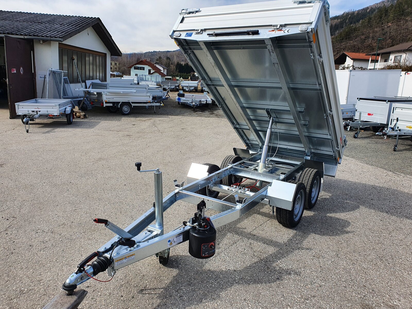 PKW-Anhänger, Rückwärtskipper Humbaur HUK 272715 Alu Tandem-Rückwärts kippbar mit Handpumpe, 2.700kg