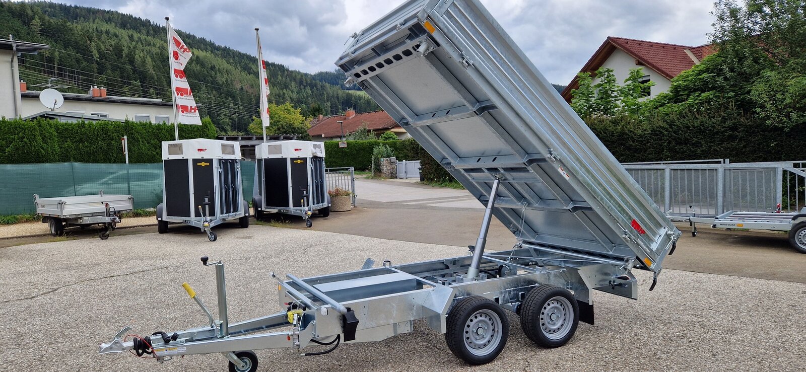 Humbaur 3-Seitenkipper HTK 3500.37 mit verzinkten Stahlbordwänden, 3630 x 1845 x 400 mm, 3500 kg GG