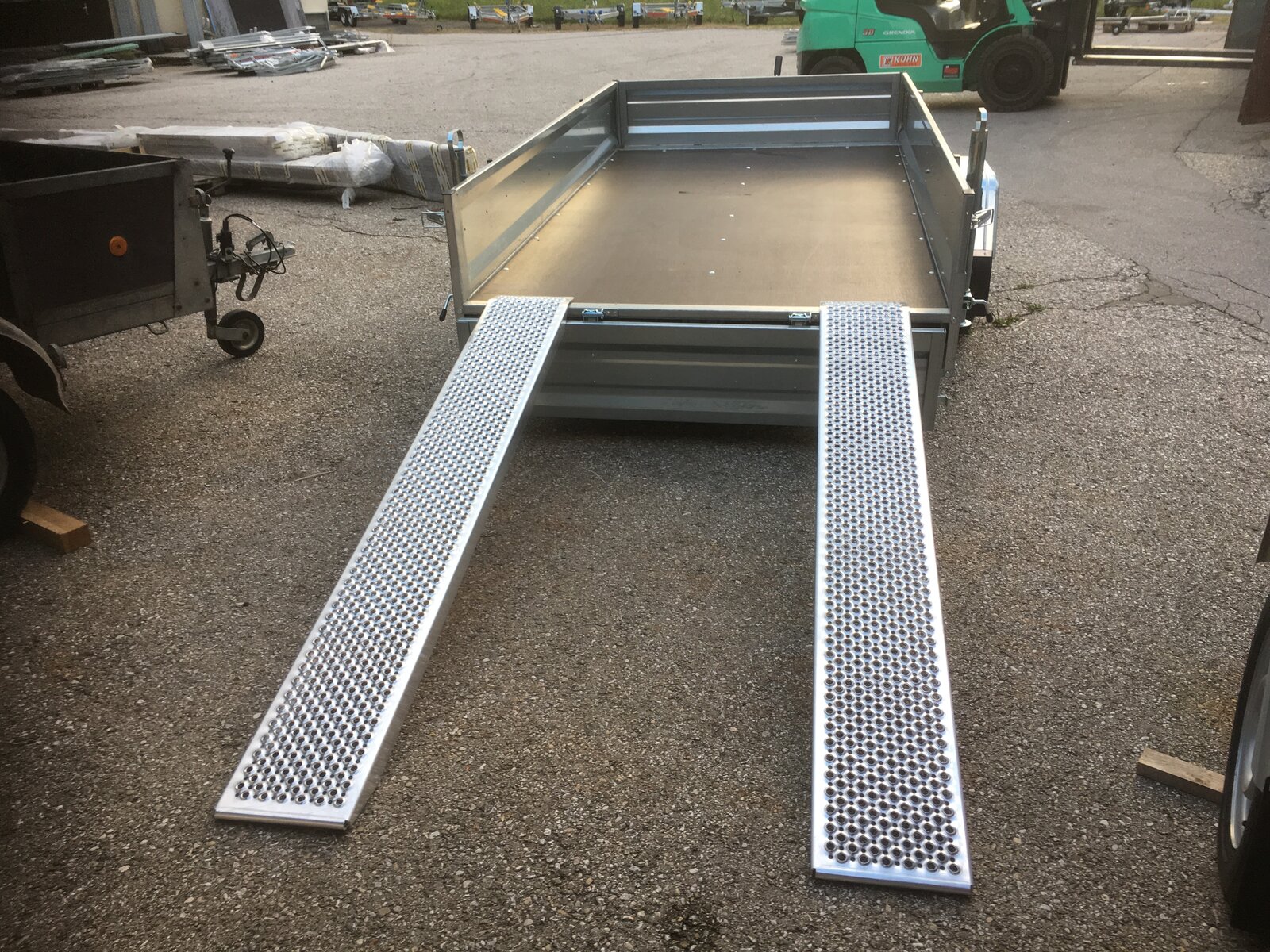 ALU Verladeschienen, Auffahrrampen 2500 x 260 mm, Tragkraft 2000 kg/Paar, gerade