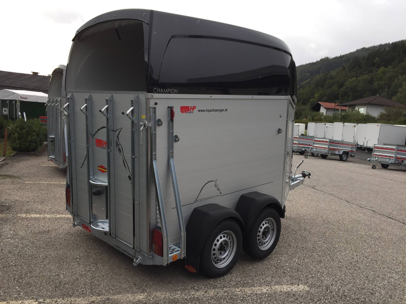 Pferdeanhänger, Böckmann Champion R, 2400 kg Gesamtgewicht mit ALU Aufbau und Polydach, Riesen Auswahl am Lager