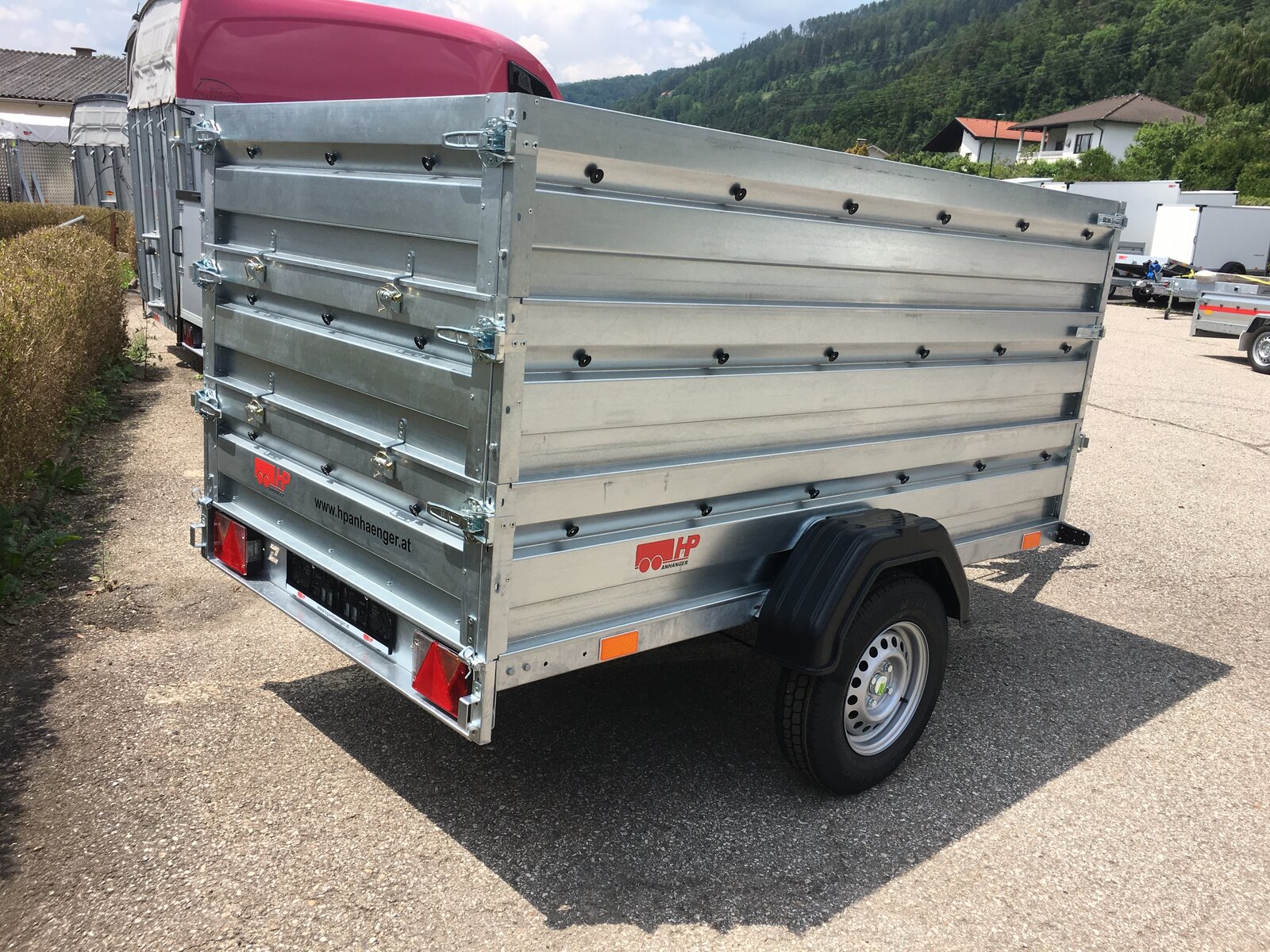 PKW-Anhänger, Autoanhänger HP 2313 UKAA, 2350 x 1330 x 350 mm, 750 kg ungebremst inkl. 2 x Aufsatzwände u. Flachplane